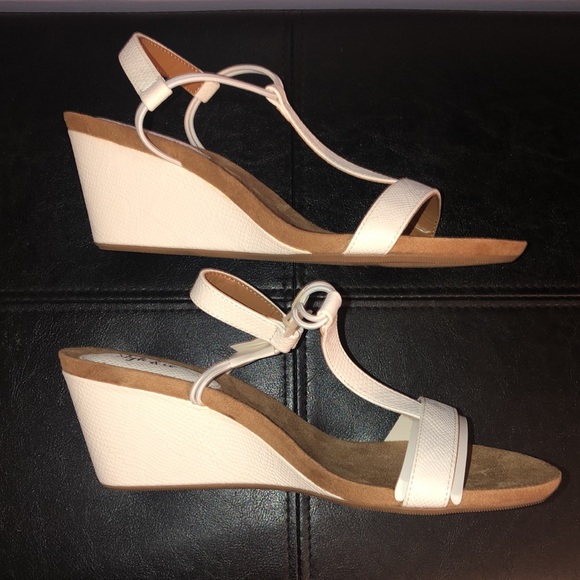 NEW LISTING! NIB Style & Co Mulan Sandals - Picture 1 of 9